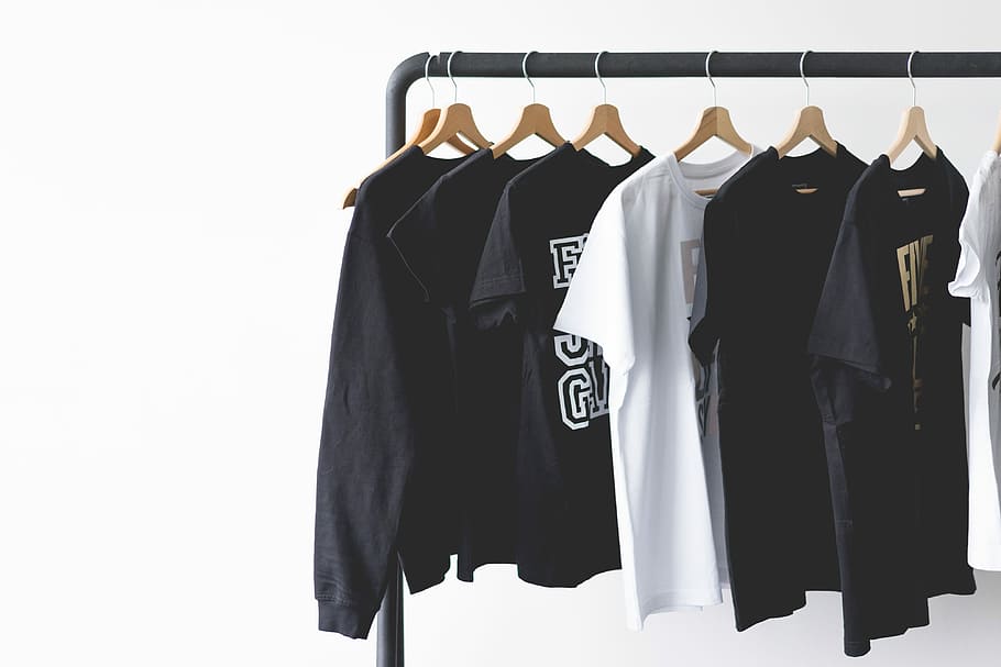 5 Tips Menjaga Kaos Tetap Awet